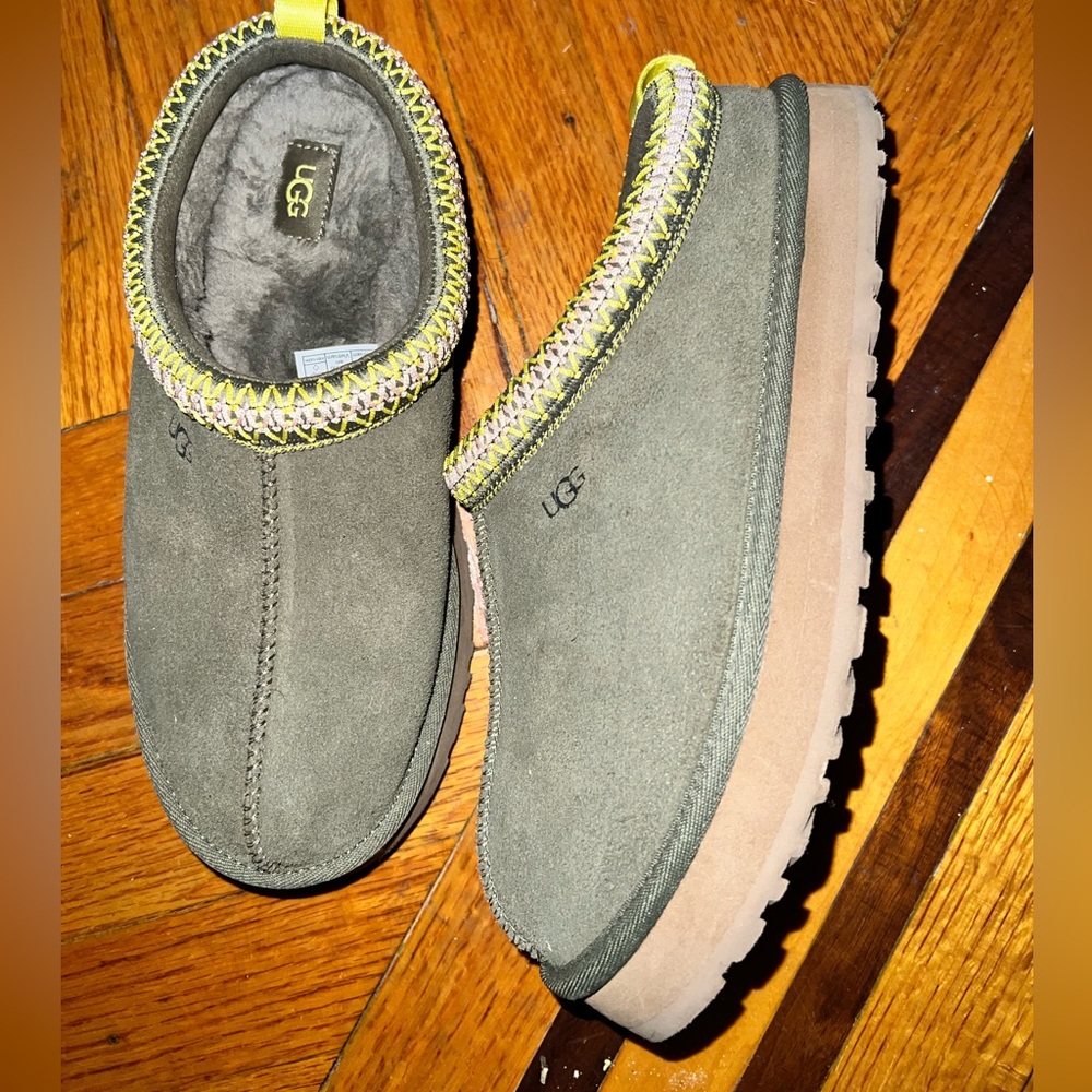 Ugg Tazz Kids 6 women’s 7 38 Green